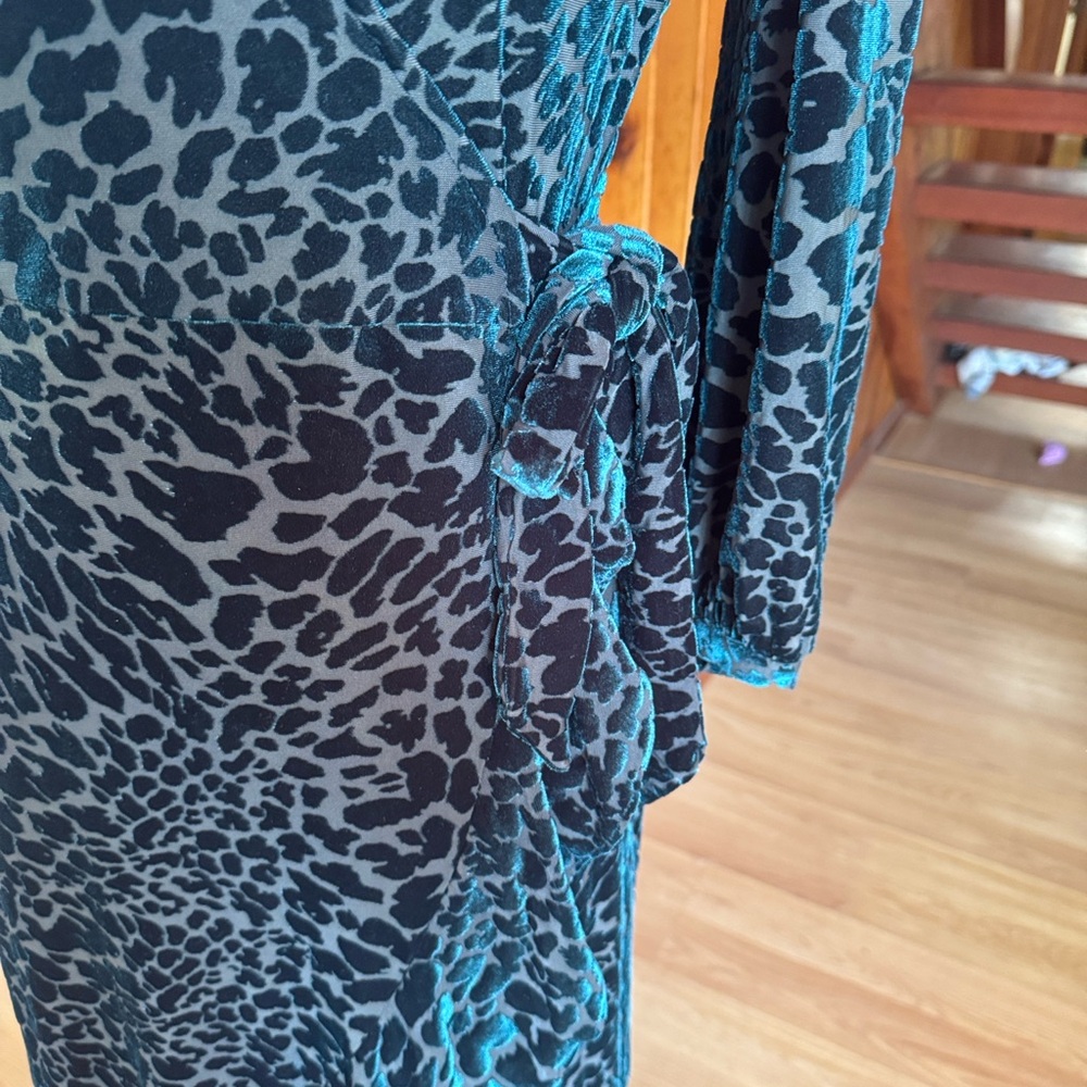 Calvin Klein size 4 velvet burnout Green Animal Print Long Sleeve Dress - Picture 5 of 12